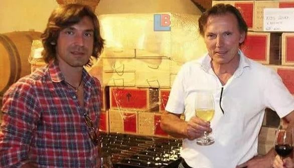 Andrea Pirlo cùng bố, người sở hữu nhiều doanh nghiệp